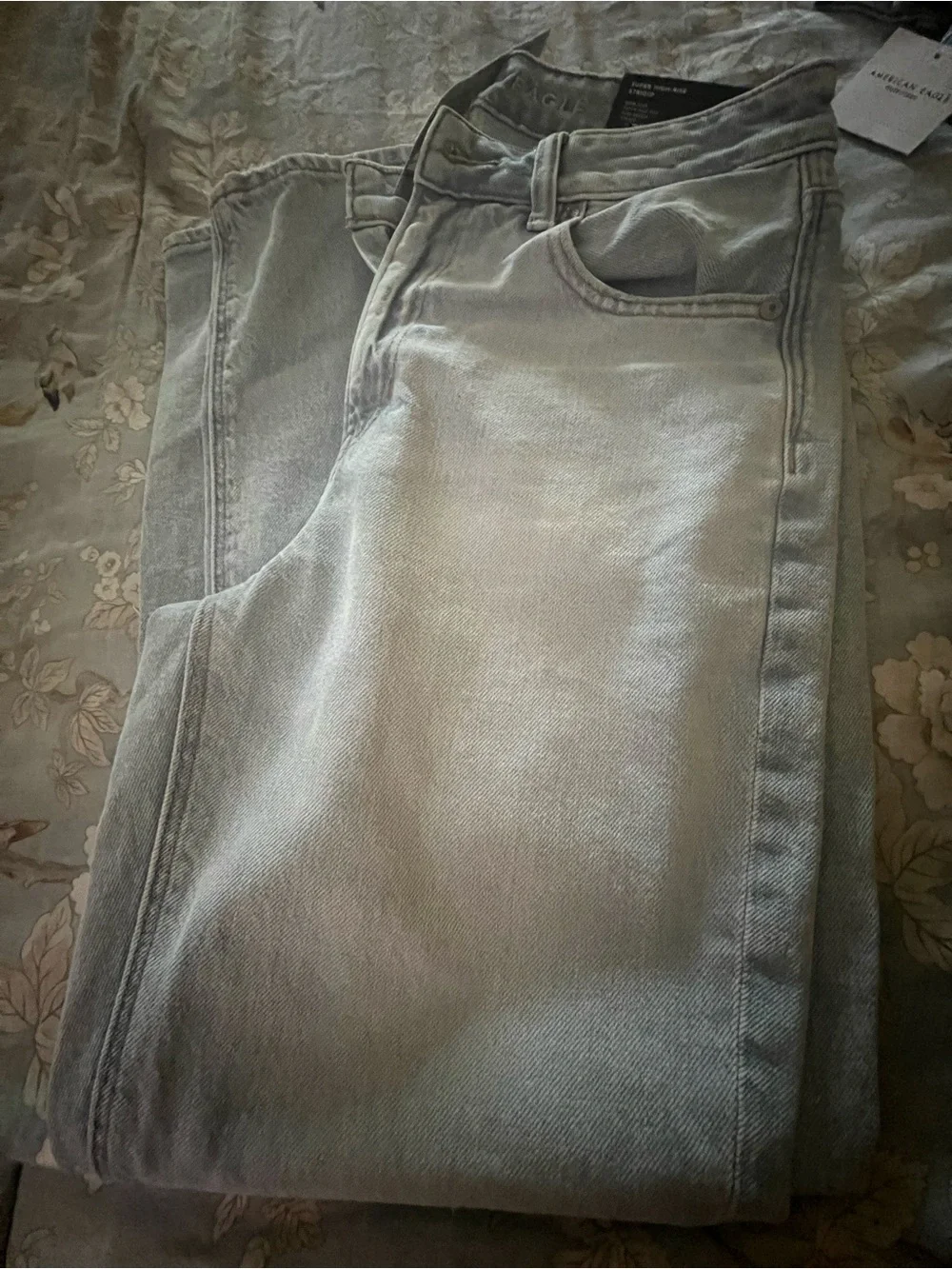 American Eagle Outfitters Mom Jean - Light Blue Wash